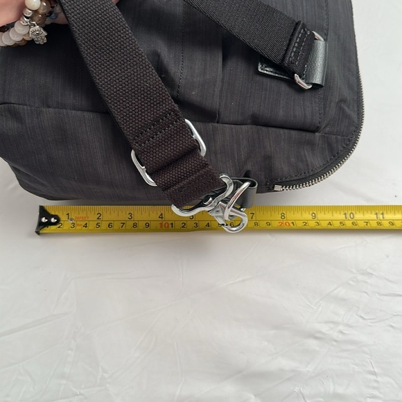 Kipling Giselle black gray convertible dual handle crossbody handbag - Picture 14 of 17
